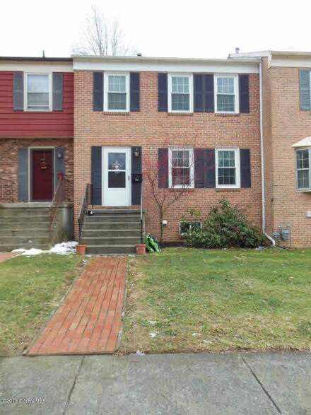 2705 Newton Ct, Blacksburg, VA 24060