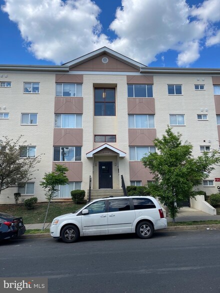 5000 Call Place SE Unit 302, Washington, DC 20019