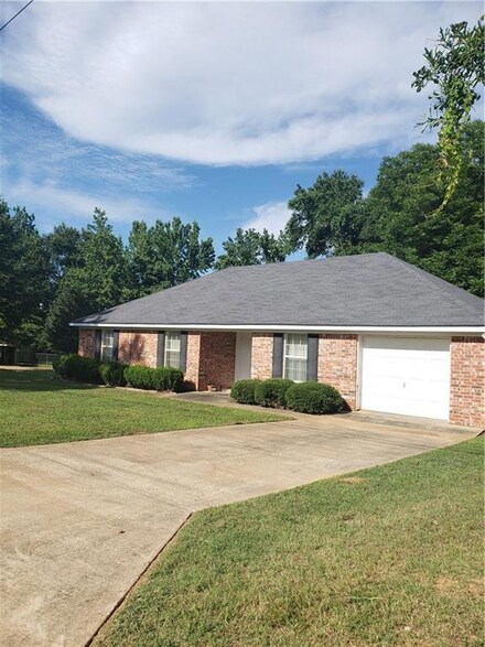 2109 Whaley St, Mansfield, LA 71052