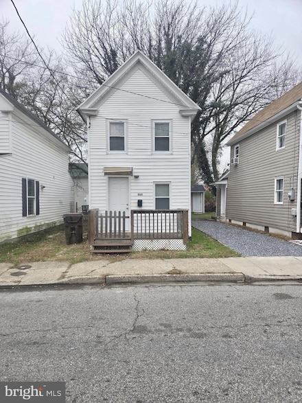 909 Pine St, Cambridge, MD 21613