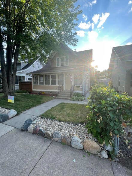 4343 Irving Ave N, Minneapolis, MN 55412
