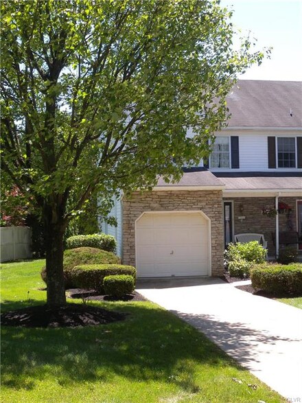 1556 Pinewind Dr, Alburtis, PA 18011