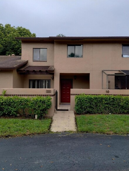 2204 NW 37th Ave, Coconut Creek, FL 33066