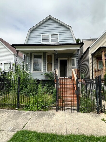 7130 S Winchester Ave, Chicago, IL 60636