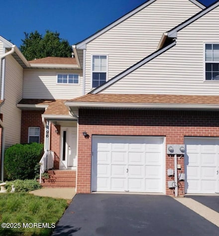 96 Drew Ct, Manalapan, NJ 07726