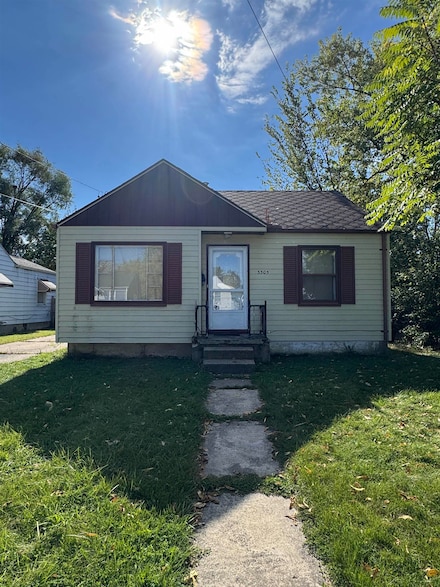 3305 Larchmont St, Flint, MI 48503
