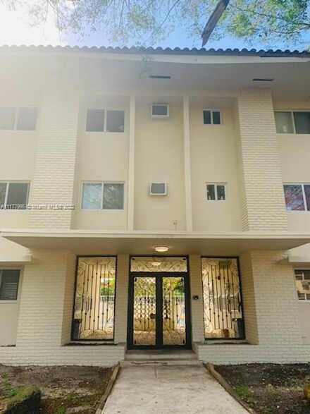 1014 Salzedo St Unit 308, Coral Gables, FL 33134