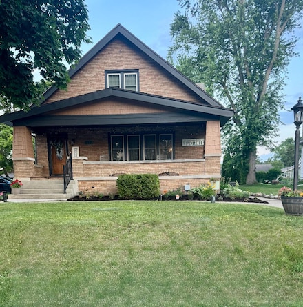817 Center Ave, Oostburg, WI 53070