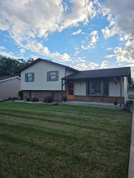 1541 W 97th Place, Crown Point, IN 46307