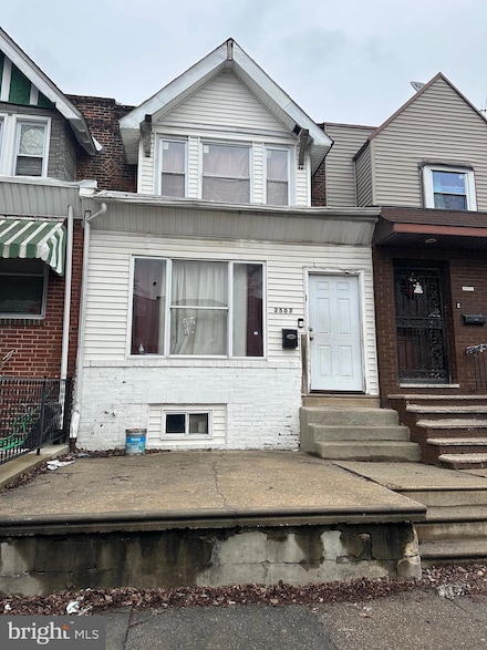 2507 Bonaffon St, Philadelphia, PA 19142