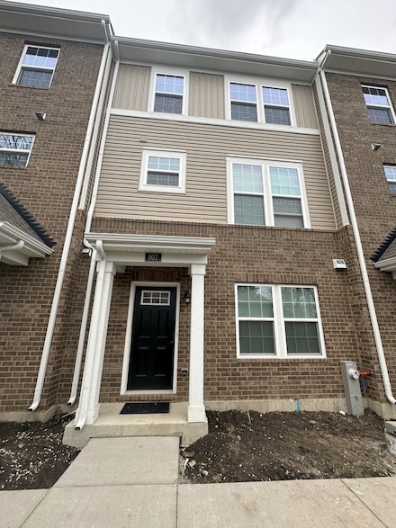 907 Jenkins Ct Unit 1, Wheeling, IL 60090