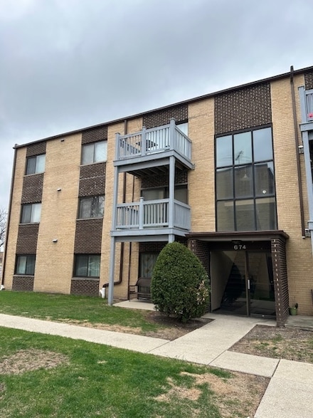 674 Pinecrest Dr Unit 203, Prospect Heights, IL 60070