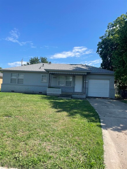 2104 W Spruce Ave, Duncan, OK 73533