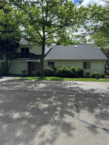897 Halifax Dr, Warwick, RI 02886