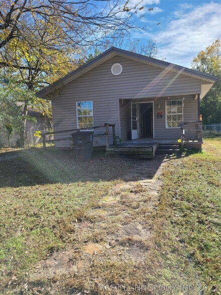 4712 W 8th St, Tulsa, OK 74127