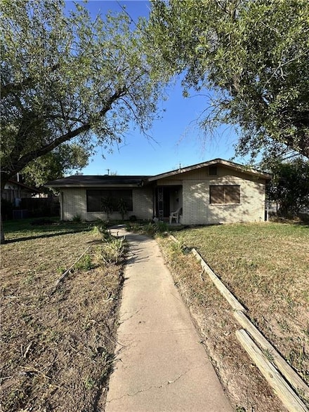 809 E 8th St, Weslaco, TX 78596