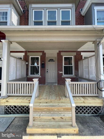 249 S Cherry St, Manheim, PA 17545