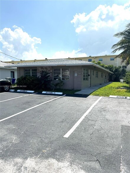 325 SE 12th Ave, Pompano Beach, FL 33060