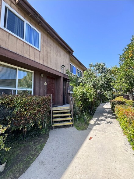 7301 Lennox Ave Unit B8, Van Nuys, CA 91405