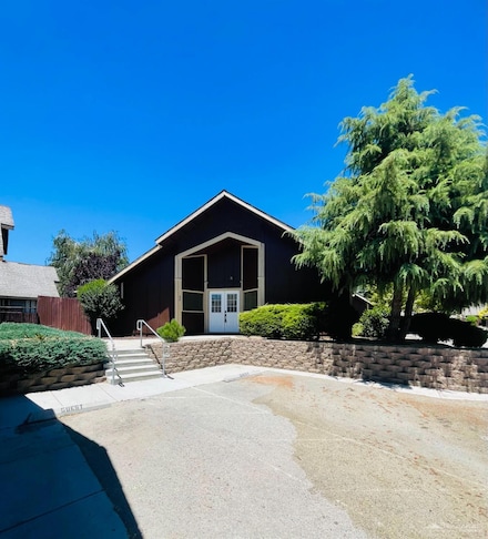 22 Village Ln, Tehachapi, CA 93561