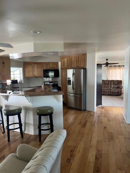 945 Ward Dr Unit 114, Santa Barbara, CA 93111