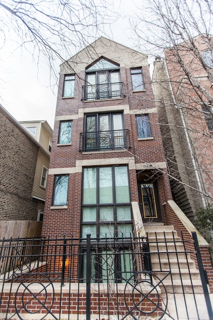 928 N Wood St Unit 3, Chicago, IL 60622