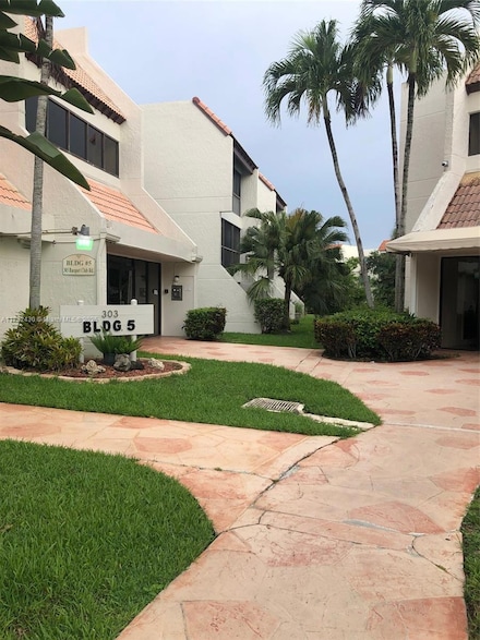303 Racquet Club Rd Unit 310, Weston, FL 33326