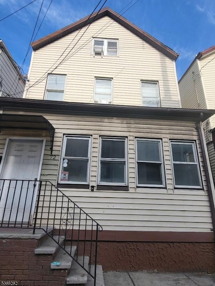 72 4th St, Elizabethport, NJ 07206