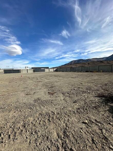 32 S Industrial Cir Unit 32, Mammoth Lakes, CA 93546