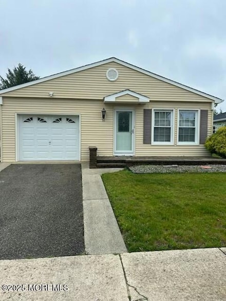 16 Banning Ct, Toms River, NJ 08757