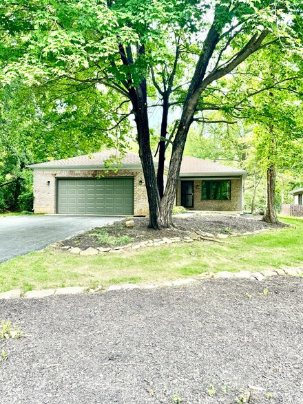 46 Mill Springs, Coatesville, IN 46121