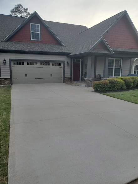 178 Ravines Ln, Spartanburg, SC 29301