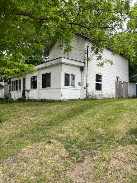 102 Allett St, Allegan, MI 49010