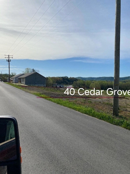 40 W Cedar Grove Rd, Irvine, KY 40336