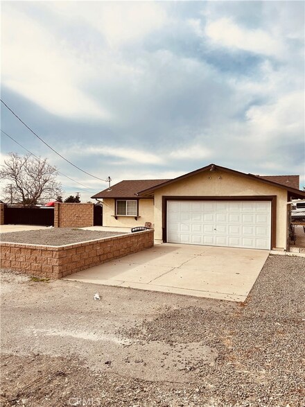 6252 Maloof Ave, Fontana, CA 92336