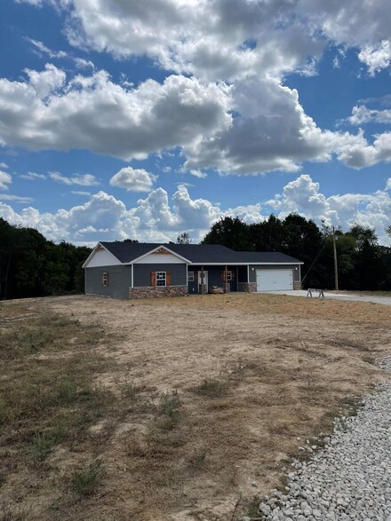 7944 State Highway T, Chadwick, MO 65629