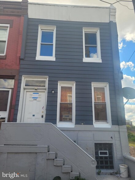 1242 W Huntingdon St, Philadelphia, PA 19133