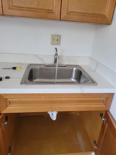 1406 NW 2nd Ave Unit 2, Florida City, FL 33034