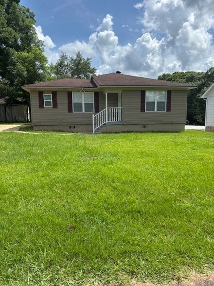 502 Francis St, Valley, AL 36854