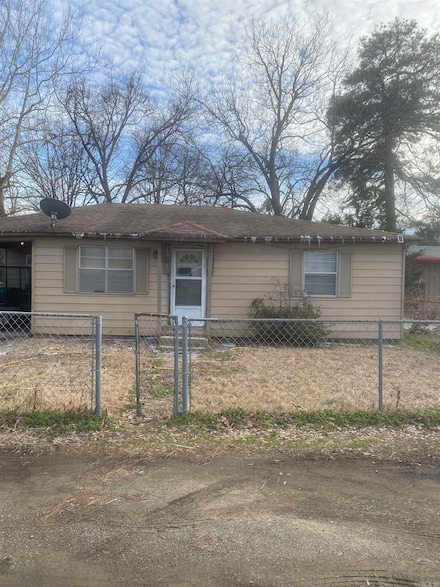 3312 W Pullen St, Pine Bluff, AR 71601