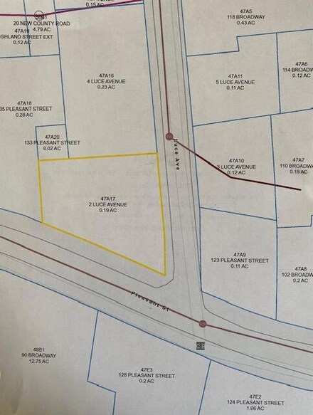 2 Luce Ave, Rockland, ME 04841