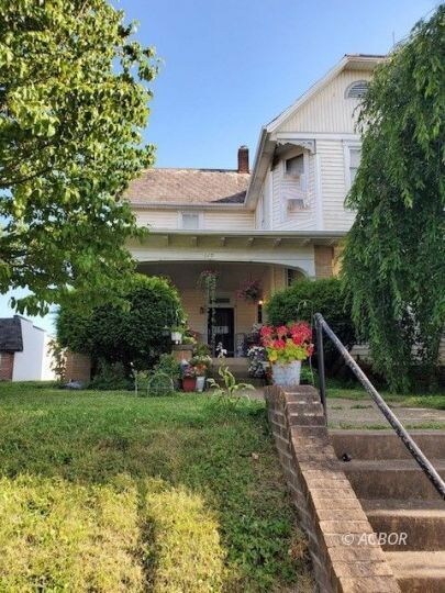 229 W Main St, Logan, OH 43138