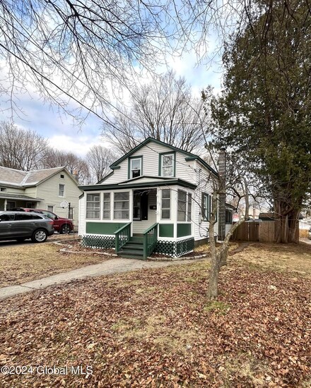 13 Cherry St, Glens Falls, NY 12801