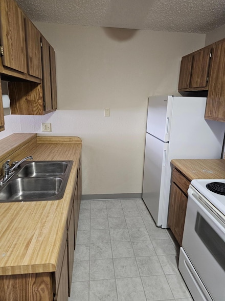 1757 4th Ave Unit 9, Windom, MN 56101