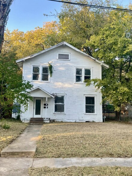 649 E Price St, Paris, TX 75460