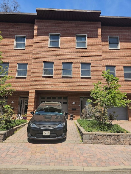 49 W 19th St, Weehawken, NJ 07086