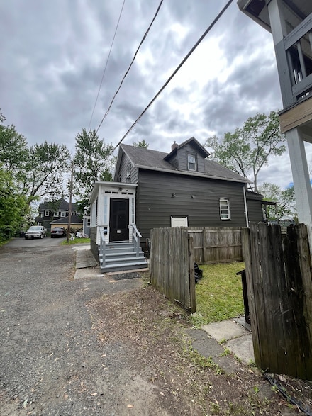 25 Bliss St, Hartford, CT 06114