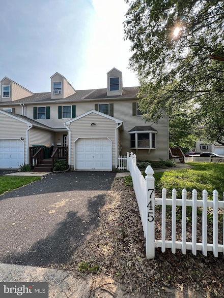 745 Cedar Ct, Red Hill, PA 18076