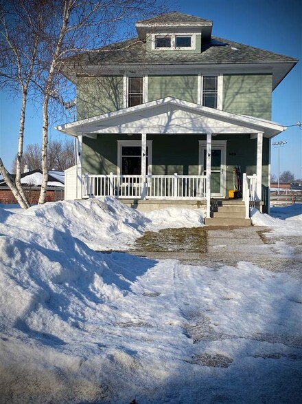 409 State St, Dysart, IA 52224