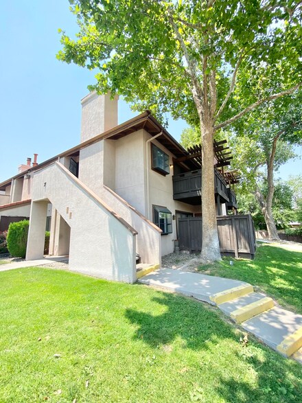 6051 Mckinney Dr NE, Albuquerque, NM 87109